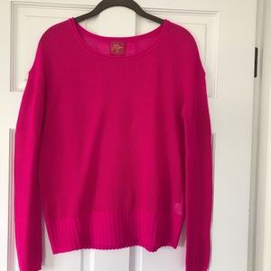 Adorable hot pink sweater💓💓